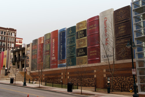 szymon: Library Parking Garage in Kansas City (photo by Jonathan Moreau). szymon: Library Parking Garage in Kansas City (photo by Jonathan Moreau)