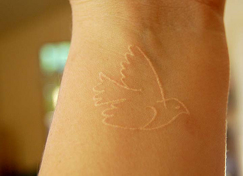 (via thelovelybones) im dying for a white tattoo. (via thelovelybones)