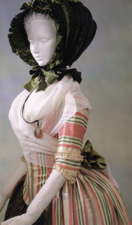 fuckyeahmantuamaker:  Robe à l’anglaise1780 Kyoto Costume Institute One of my favorite gowns.