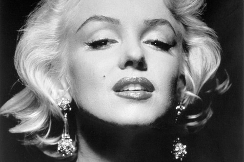 Marilyn Monroe, black and