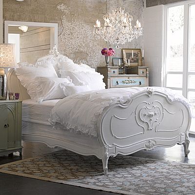French Bedrooms on Love This Bedroom  The Textured Walls  French Country Bed  Pretty