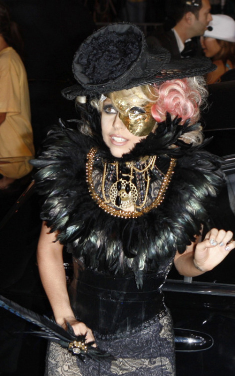 Lady Gaga 2010 Vma Outfits. Lady GaGa#39;s Red Carpet VMA