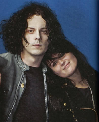Jack White on Alison Mosshart And how cute is this pic image 
