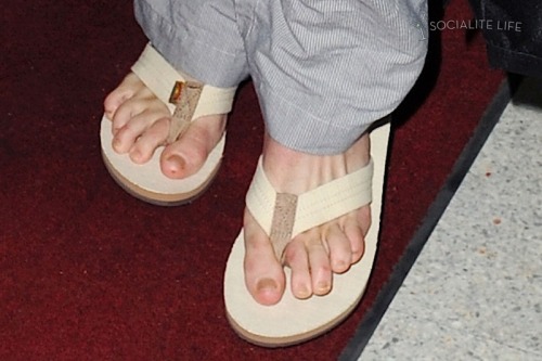 Which hunk do these feet belong to Find out on Socialite Life