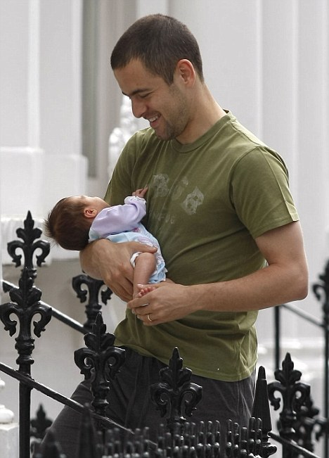 carly zucker baby. Joe Cole and his aby.