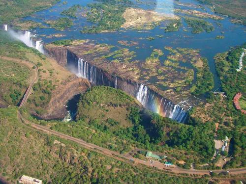 Positively Noteworthy (Victoria Falls, Zimbabwe (via landscapelifescape))