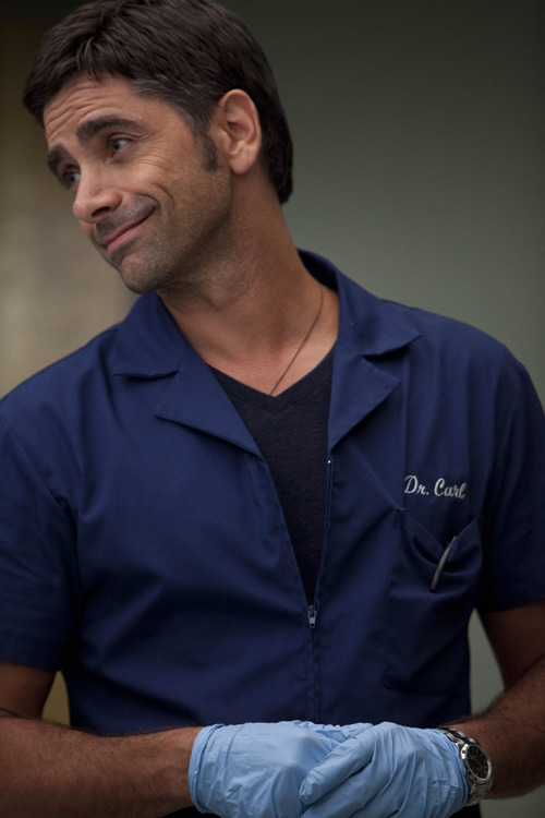 puckerman:    GLEE: John Stamos guest-stars as Dr. Carl in the “Britney/Brittany”  episode of GLEE airing Tuesay, Sept. 28 (8:00-9:00 PM ET/PT) on FOX.  ©2010 Fox Broadcasting Co. CR: Adam Rose/FOX  click through for hq! 
