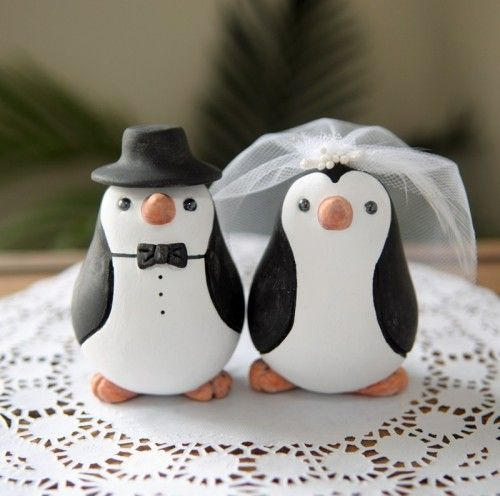 michellesex:

When a male penguin is sweet on a female penguin, he searches the entire beach to find the perfect pebble to present to her. When he finally finds it, he waddles over and presents the stone by placing it at her feet. If she accepts, they’ll be life-long mates&lt;3
