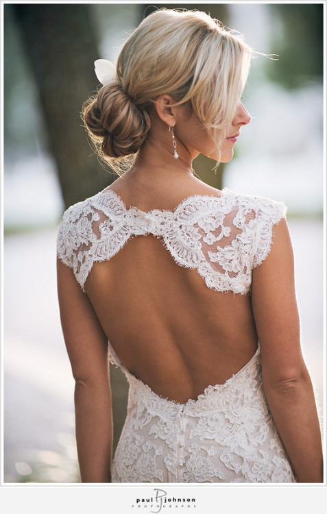 lace wedding dress with sleeves backless
