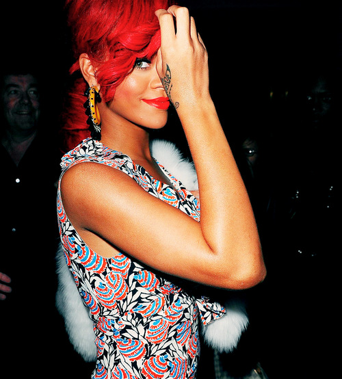 Rihanna Without Makeup On. Rihanna With No Makeup or