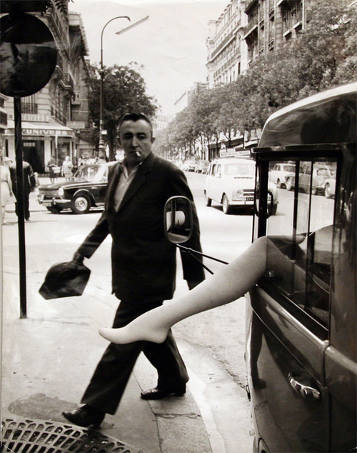 Robert Doisneau, Camionette d’Etalagiste rue d’Alesia, Paris, 1968(via luzfosca & seemoreandmore)