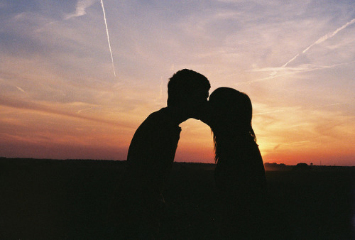 sunset love kiss. Love like a sunset