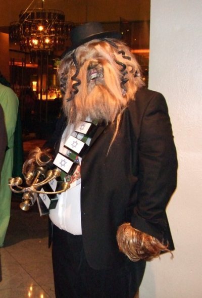 thedailywhat:

Kickass Cosplay of the Day: Jewbacca. That is all.
[gws.]
