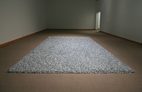 Felix Gonzalez-Torres
“Untitled” (Placebo)
Candies, individually wrapped in silver cellophane
1991