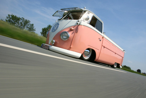 Tags VW volkswagen bus transporter aircooled pink slammed dumped low