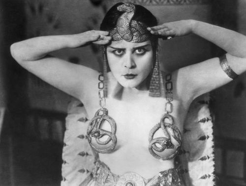 Theda Bara in Cleopatra 1917 