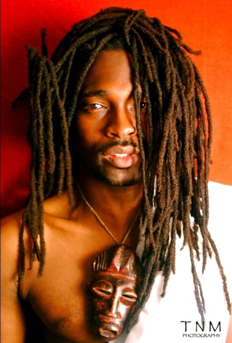 im a sucka for men with dreads <3 
