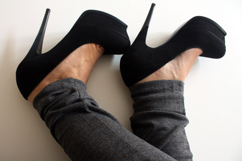 every girl should have a pair; no exceptions. #theclassicblackheel