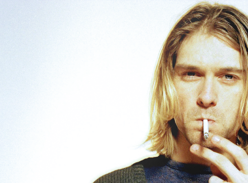 fforyouiwill:

E acho que eu simplesmente amo as pessoas demais, tanto que chego a me sentir mal. Kurt Cobain
