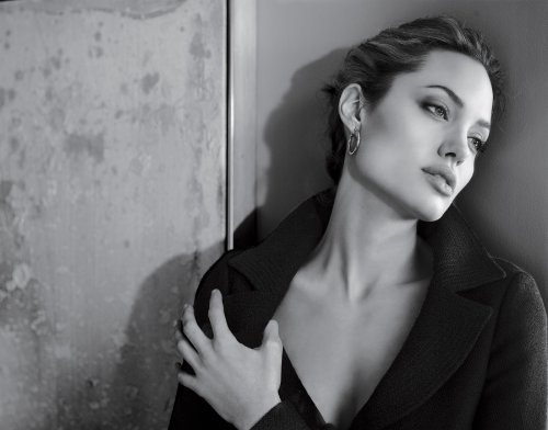 #Angelina Jolie #black and white #b&amp;w · 4 weeks ago ▲ 48 notes ♥