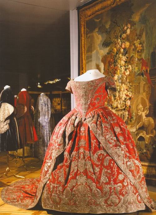 queen elizabeth ii coronation gown. Red Coronation dress of