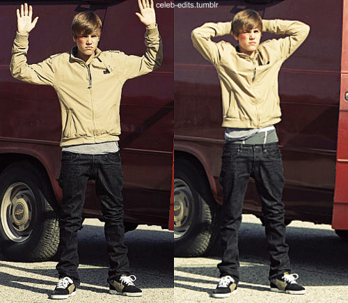 justin bieber pants fall off. Pictures of Justin Bieber on