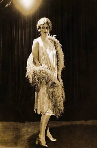 flappers in 1920. “Flapper” in the 1920s was a