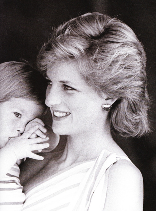 prince harry baby pictures. Princess Diana with aby Harry