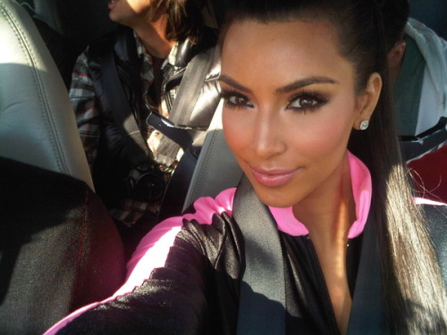 kim kardashian twitter pics. Kim Kardashian Twitter Pic