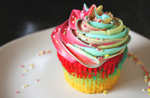 pictures of cupcakes to color. #cupcakes #color #colors