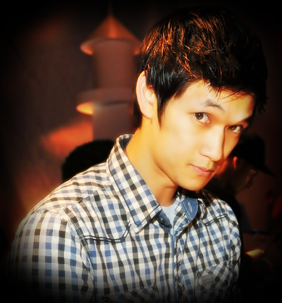 Actor Harry Shum Jr plays Nintendo 3DS at exclusive launch event at Siren 
