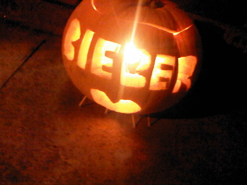 bieberheiresss: Happy Halloween! xx 