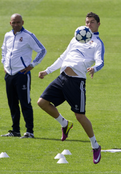 Cristiano at practice 4 April 2011 the bulge