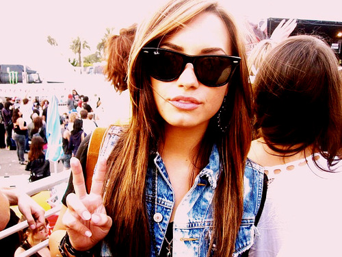 thaissaviana:
&#8221; Eu sou responsável pelo o que eu falo, não pelo o que você entende. &#8220; 
Demi Lovato