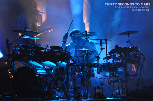 mars: los angeles, ca @ the gibson amphitheatre (04.09.11) • focusing on shanimal with a lil’ of good ol’ jl in the background, there. ♪ thirtysecondstomars.com