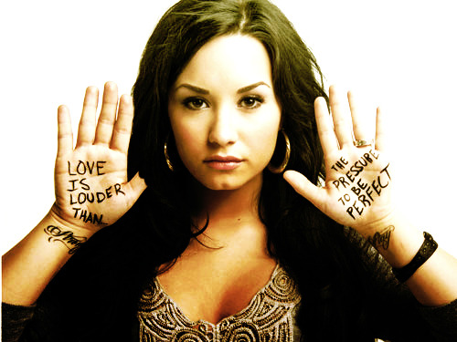 ddlovatonation:

@ddlovato “Love is Louder than the Pressure to be Perfect”
