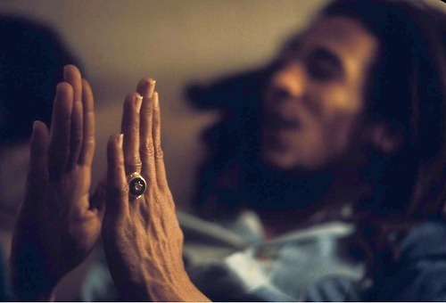 youremycause:

30 anos sem o homem que superou todas as dificuldades, e se empenhou em sua carreira musical. 30 anos sem o divulgador da paz, que expandiu sua religião para mais de 1,6 milhões de pessoas no mundo. 30 anos sem o menino que sofria bullying quando jovem, por ser baixinho. 30 anos sem o homem que mudou o jeito do mundo pensar. 30 anos sem o pai do Reggae, 30 anos sem o rei, 30 anos sem Bob Marley.
 [◊ 06/02/1945 - 11/05/1981 †]
