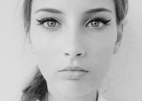 A cateye look can be a simple yet elegant makeup look for your big day or 