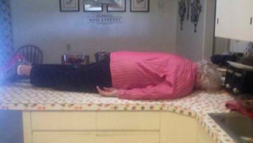 iamcdre:
Is she plankin or should I call 911?
Follow The Funniest Posts of Tumblr Blog