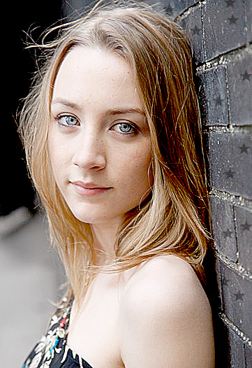 Saoirse Ronan is a woman that very beautiful and sexyshe is a actress 