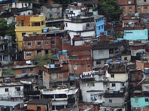 
É muito fácil falar de coisas tão belas, de frente pro mar, mas de costas para a favela. 
Marcelo D2
