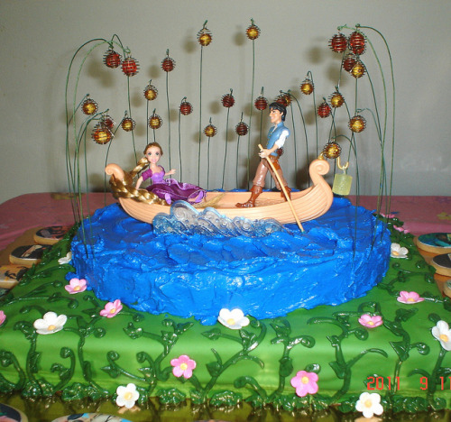notsoplainbutinsanejane Tangled Cake by valscustomcakes on Flickr