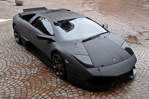LP640 in Matte Black Image by Gallambo Photography LP640 in Matte Black