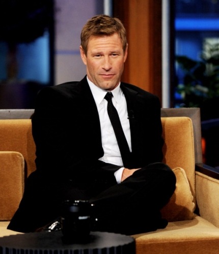 This is Aaron Eckhart being gorgeous in Jay Leno What the fuck else to say