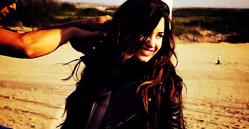 
“Me disseram coisas, que até hoje, não fui capaz de esquecer.” - Demi Lovato
