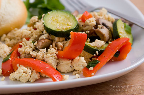 tonedcurves:Tofu scramble with red peppers, zucchini, onions and mushrooms