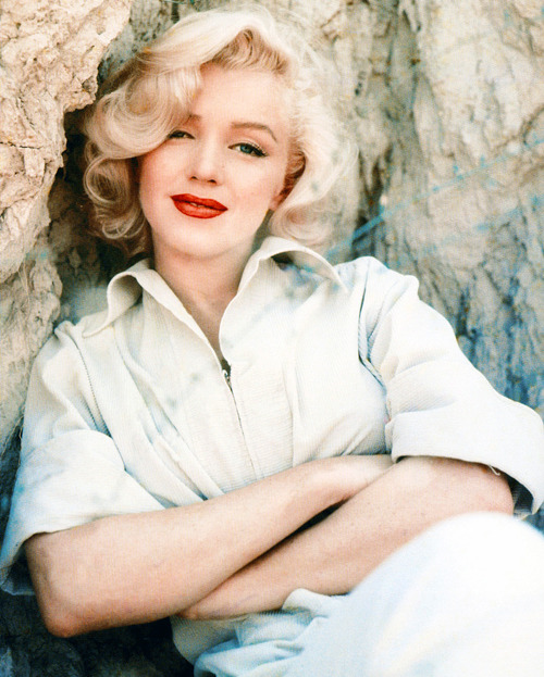 vintagegal:

Marilyn Monroe by Milton Greene, 1953
