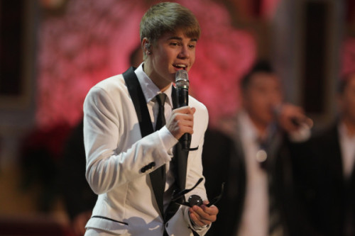 Justin performing in Washington