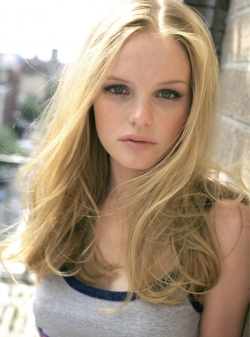 Basically a picture blog of really hot actresses Permalink Kate Bosworth