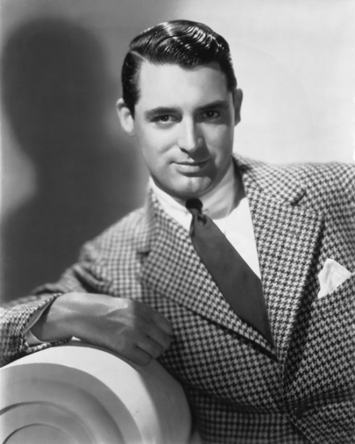the-asphalt-jungle:

Cary Grant - January 18th, 1904 - November 19th, 1986
“If you want      to be an actor, my advice is to learn your lines and don’t bump      into the other actors.”
